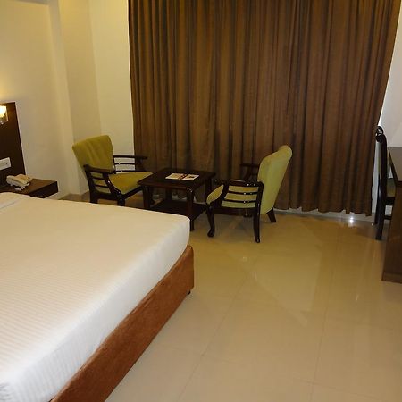 Hotel Budhil Park Visakhapatnam Esterno foto