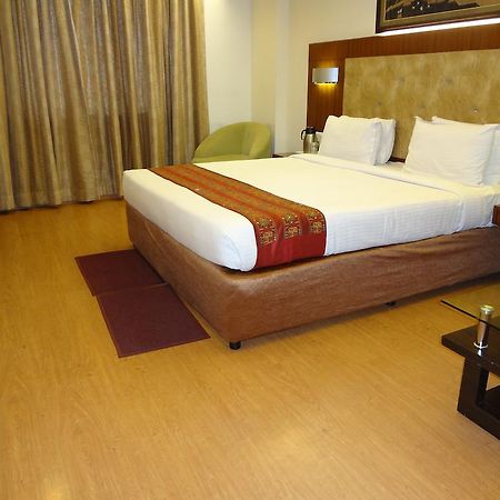 Hotel Budhil Park Visakhapatnam Esterno foto