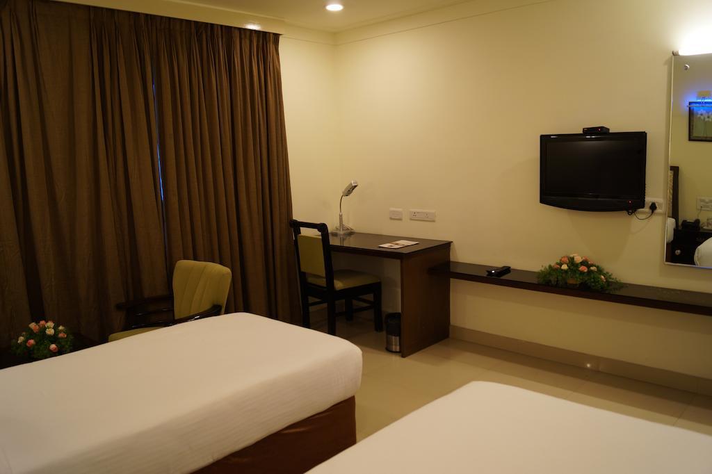 Hotel Budhil Park Visakhapatnam Esterno foto