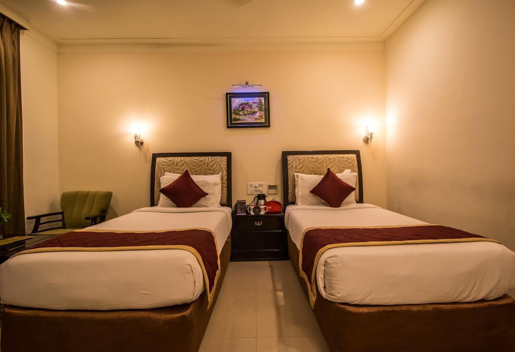 Hotel Budhil Park Visakhapatnam Esterno foto