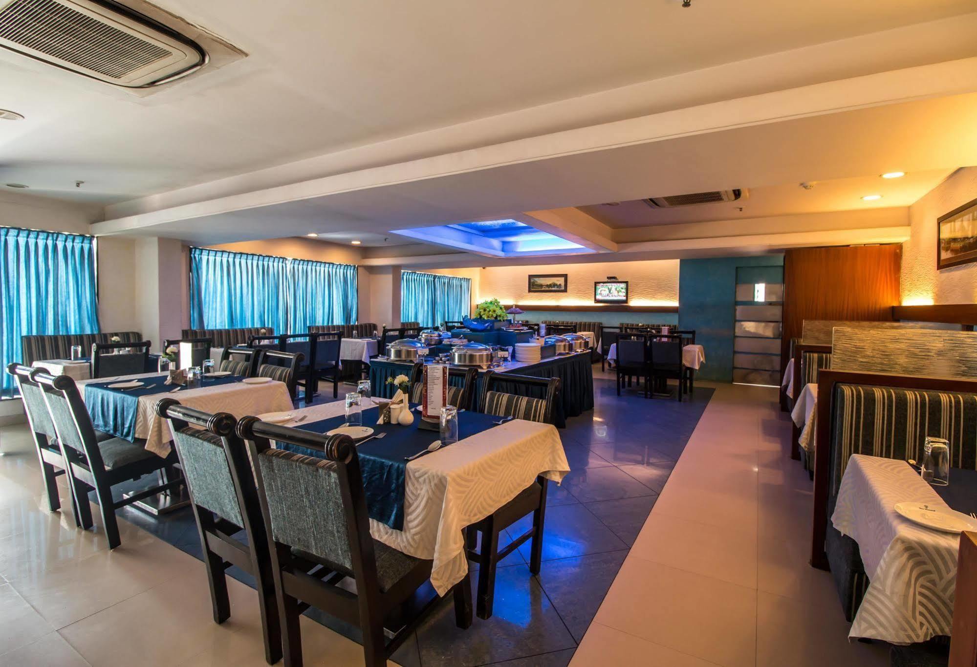 Hotel Budhil Park Visakhapatnam Esterno foto