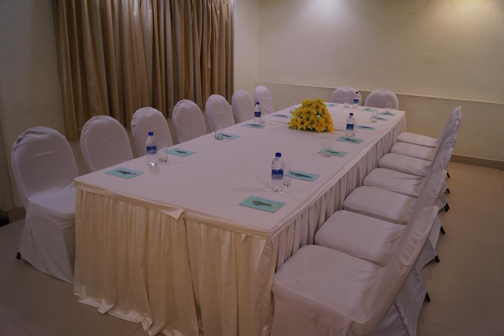 Hotel Budhil Park Visakhapatnam Esterno foto