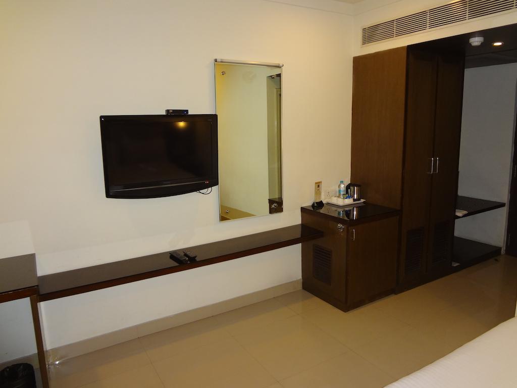 Hotel Budhil Park Visakhapatnam Esterno foto