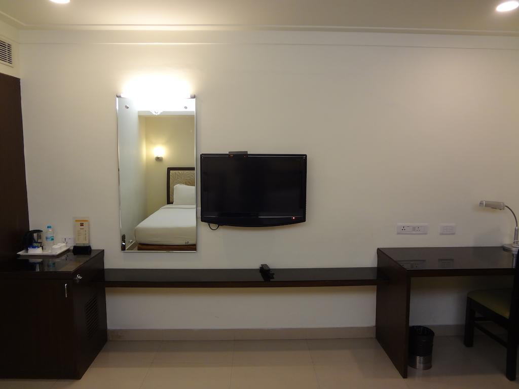 Hotel Budhil Park Visakhapatnam Esterno foto
