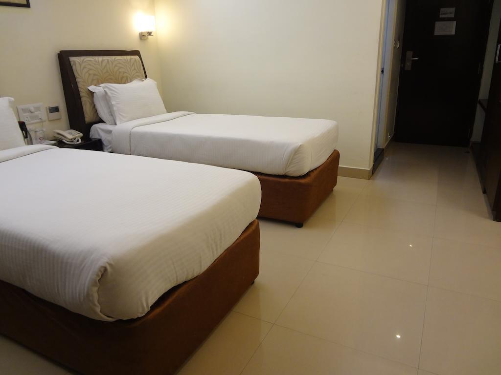 Hotel Budhil Park Visakhapatnam Esterno foto
