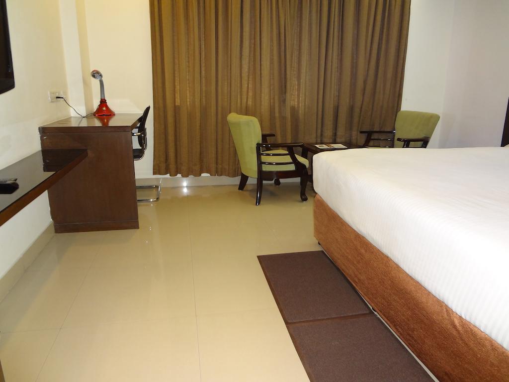 Hotel Budhil Park Visakhapatnam Esterno foto