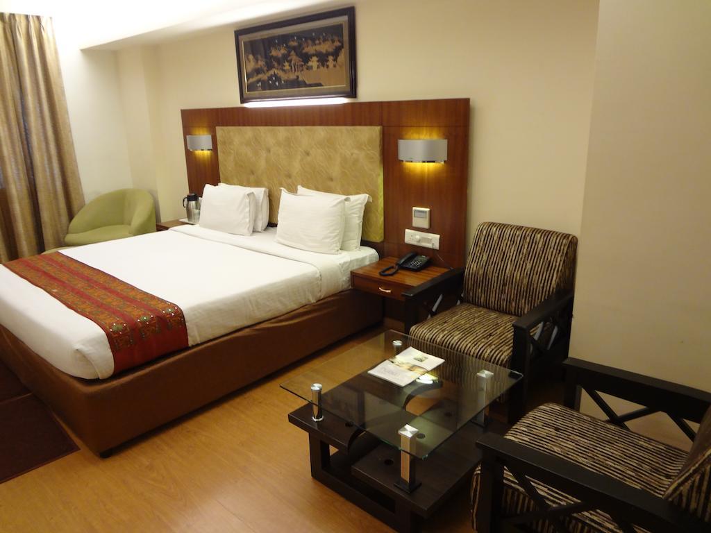 Hotel Budhil Park Visakhapatnam Esterno foto