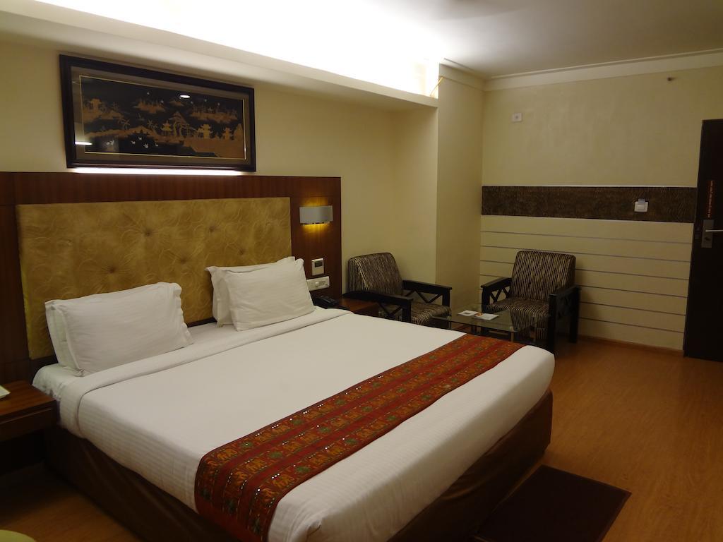 Hotel Budhil Park Visakhapatnam Esterno foto